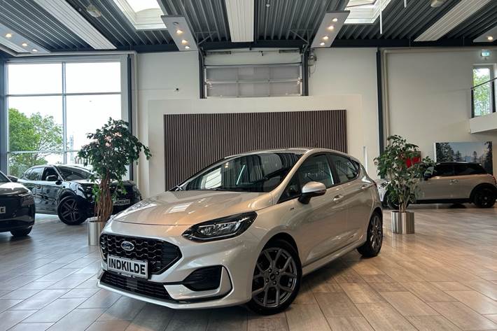 Sølv Ford Fiesta fra 2022