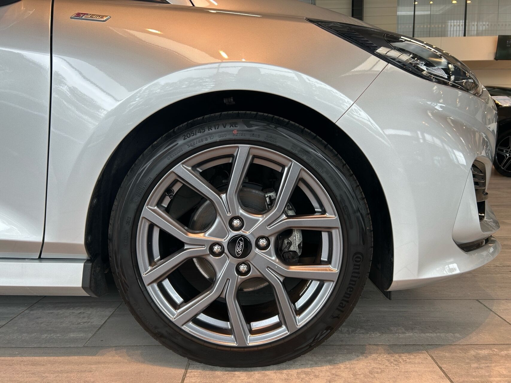 Sølv Ford Fiesta fra 2022