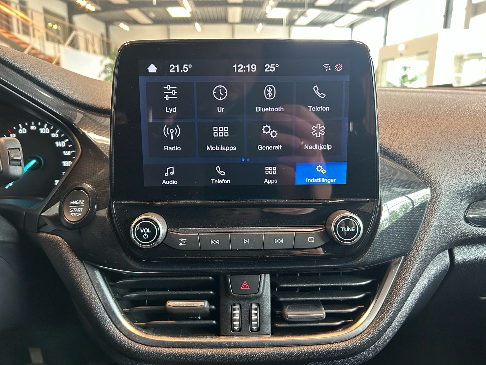 Sølv Ford Fiesta fra 2022