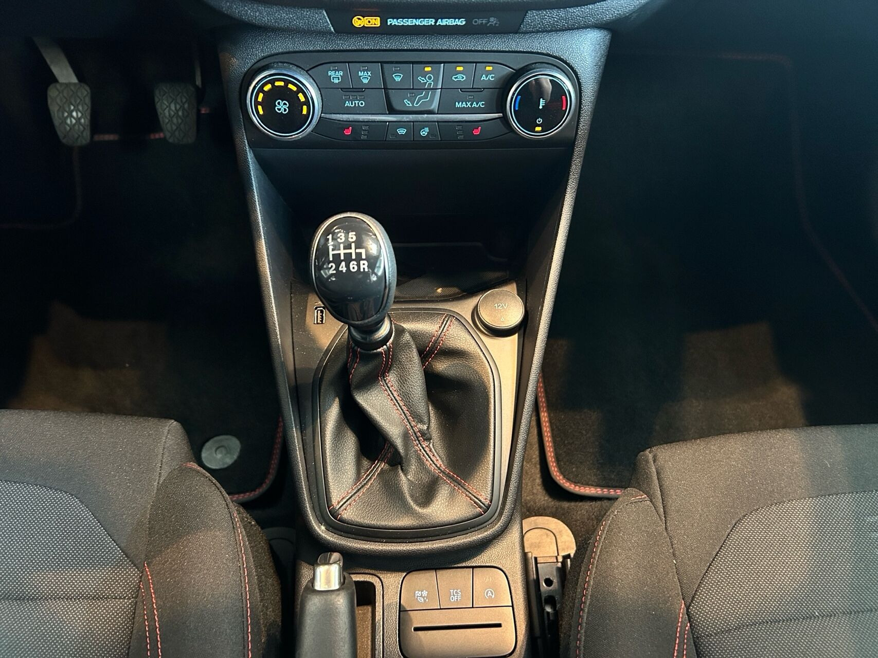 Sølv Ford Fiesta fra 2022