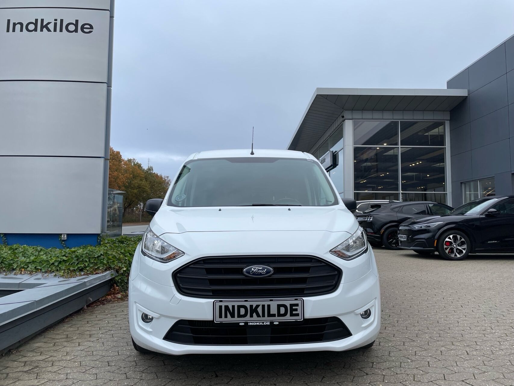 Hvid Ford Transit Connect fra 2019