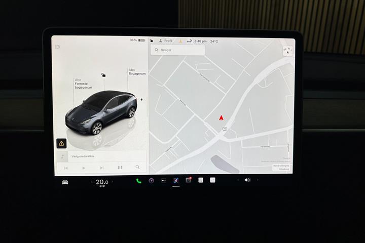 Grå Tesla Model Y fra 2023