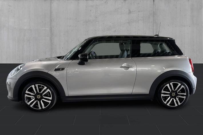 Sølv Mini Cooper SE fra 2024
