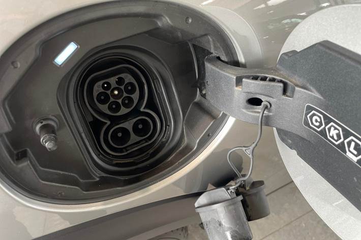 Sølv Mini Cooper SE fra 2024