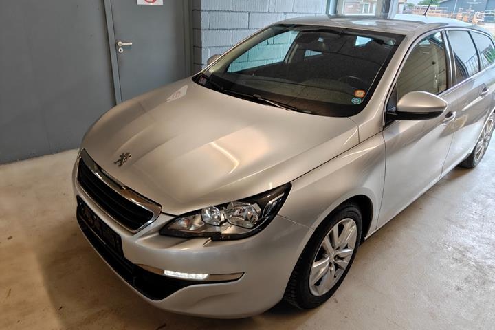 Grøn Peugeot 308 fra 2015