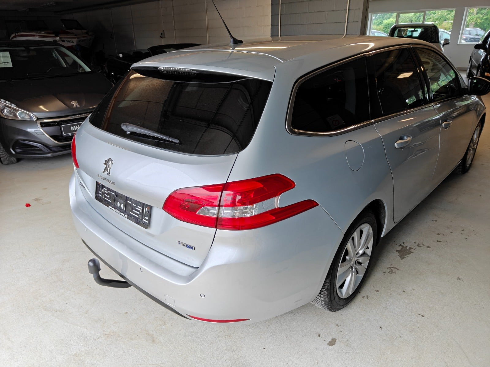 Grøn Peugeot 308 fra 2015
