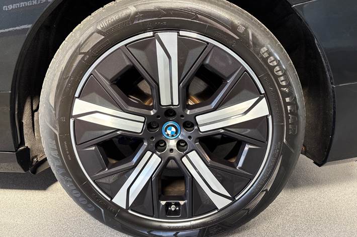 Sort BMW iX fra 2022