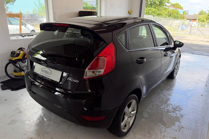 Sort Ford Fiesta fra 2016