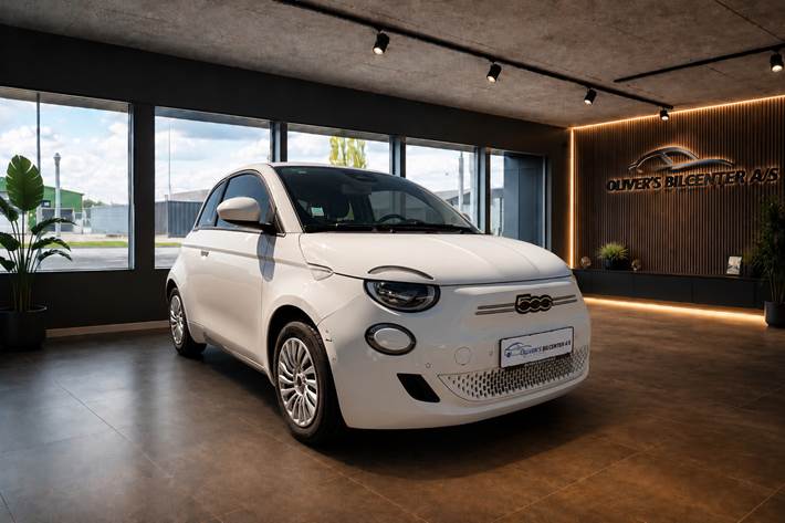Hvid Fiat 500e fra 2023