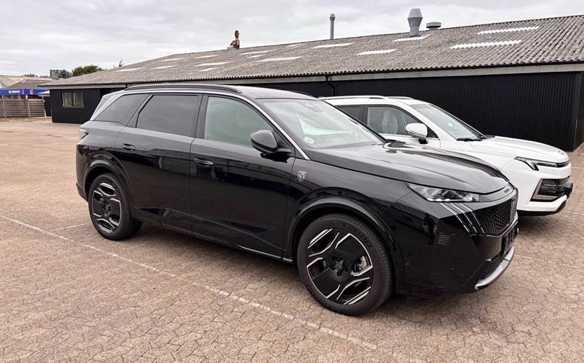 Peugeot e-5008 77 GT 7prs