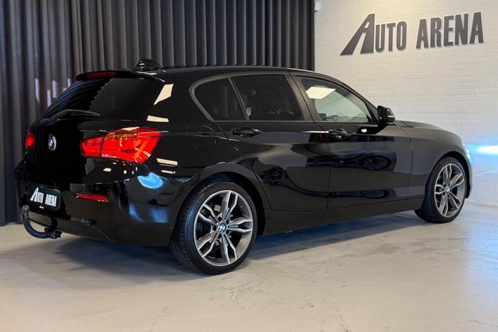 Sort BMW 118d fra 2017