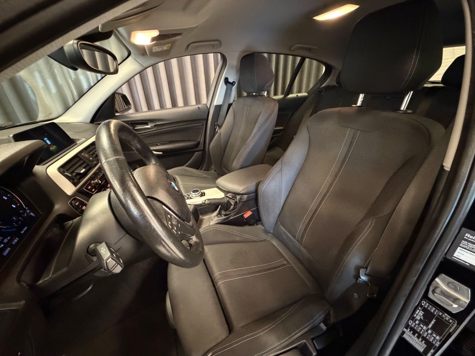 Sort BMW 118d fra 2017