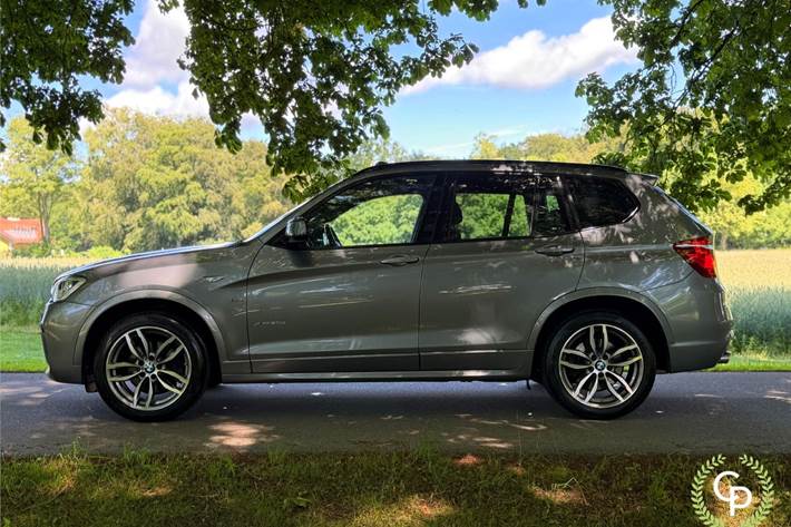 Grå BMW X3 fra 2017