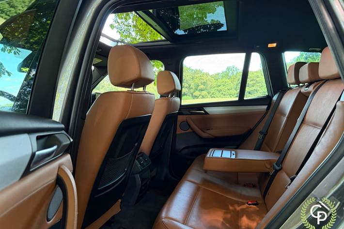 Grå BMW X3 fra 2017