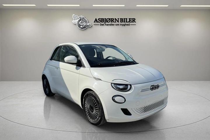 Hvid Fiat 500e fra 2022