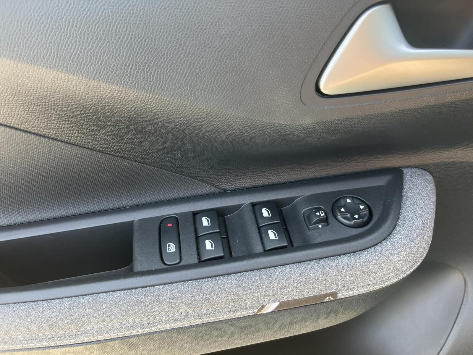 Grøn Opel Frontera fra 2025