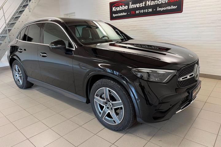 Sort Mercedes GLC300 de fra 2023