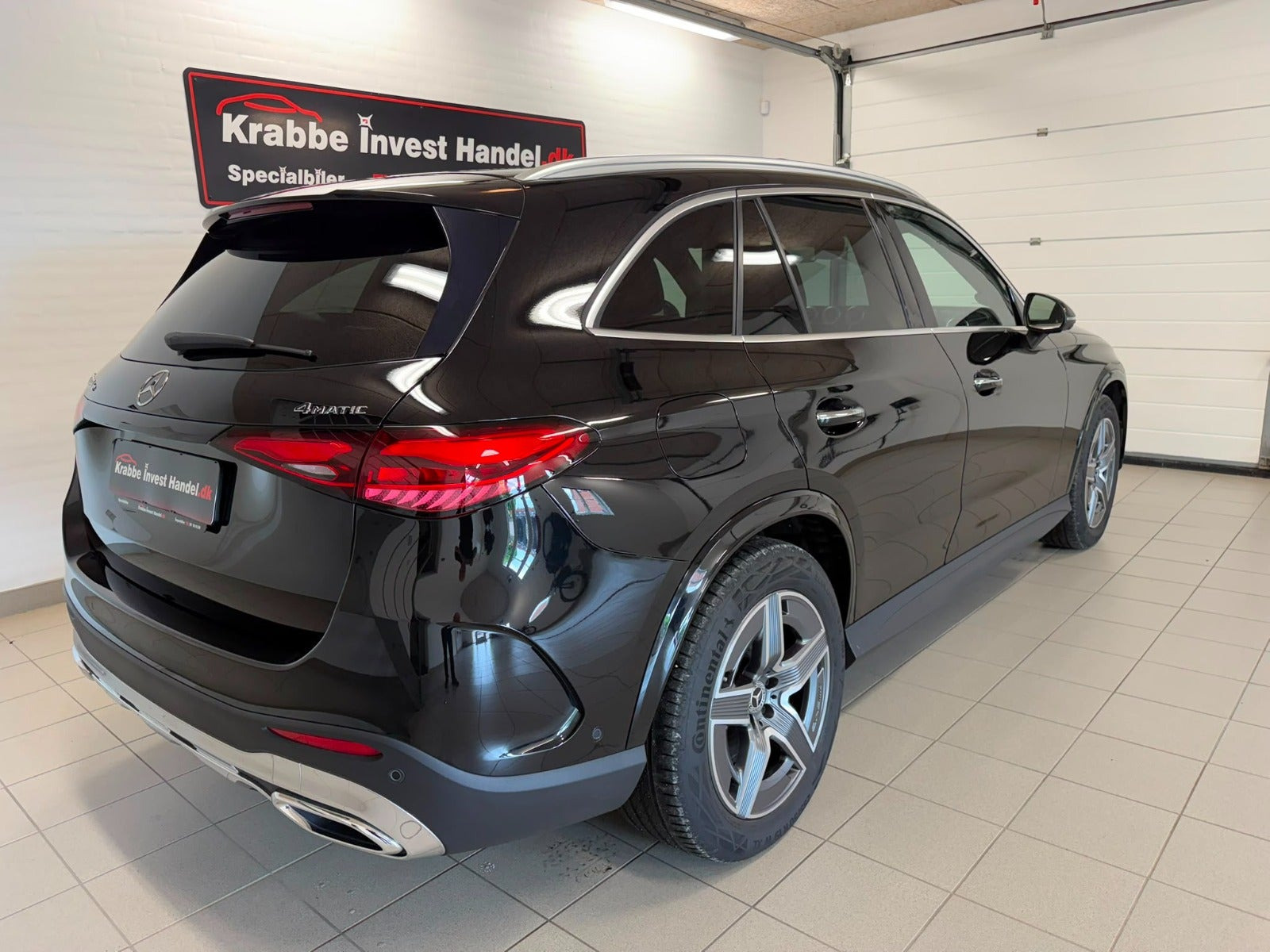 Sort Mercedes GLC300 de fra 2023