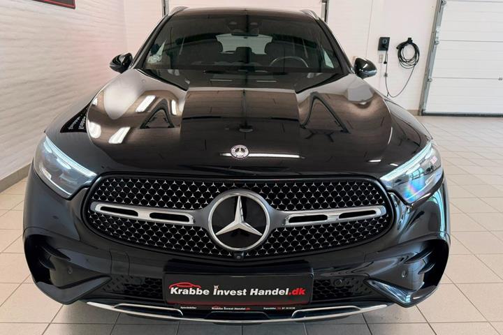 Sort Mercedes GLC300 de fra 2023