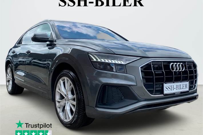 Grå Audi Q8 fra 2019