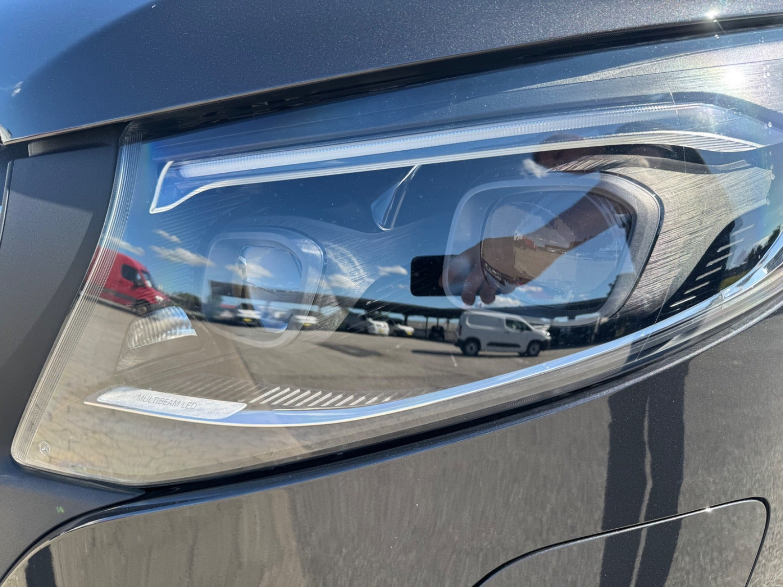 Grå Mercedes eVito 112 fra 2024