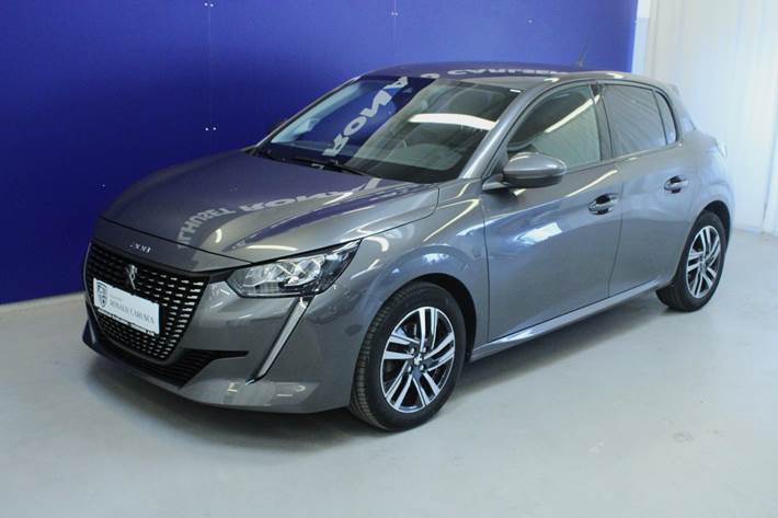Grå Peugeot 208 fra 2021