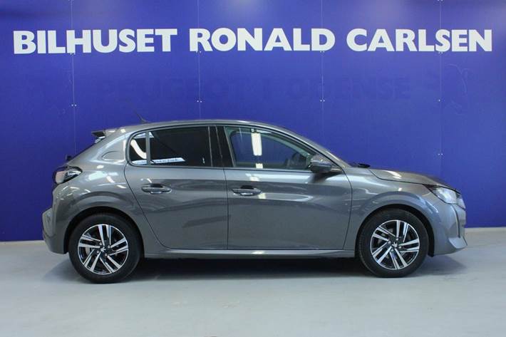 Grå Peugeot 208 fra 2021