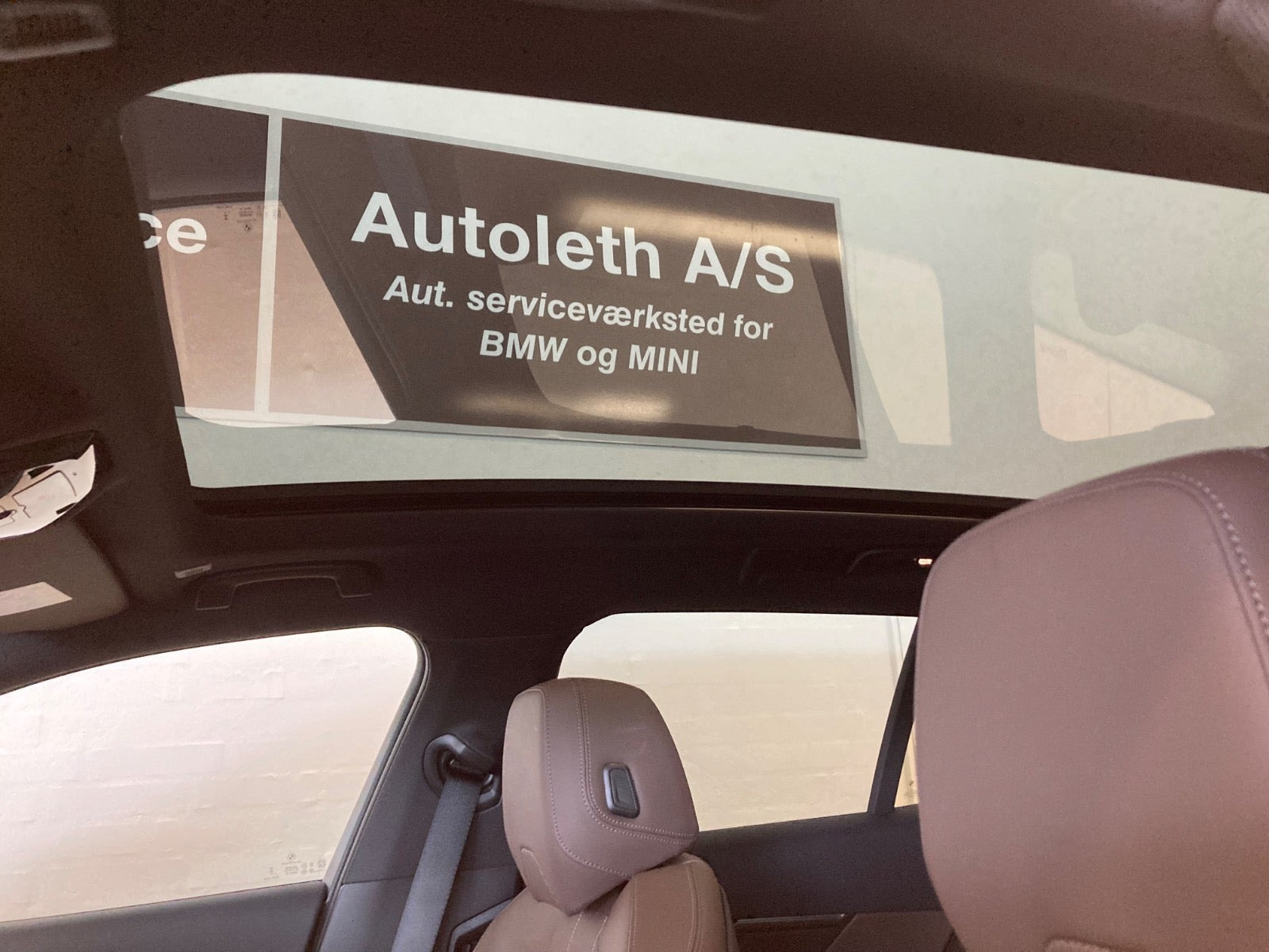 Grå BMW i5 fra 2025