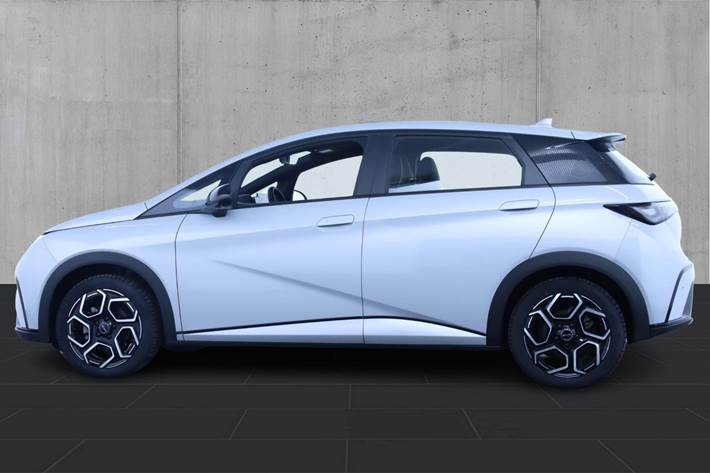 Hvid BYD Dolphin fra 2023