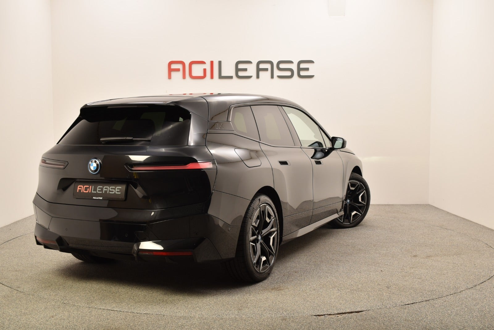 Sort BMW iX fra 2022