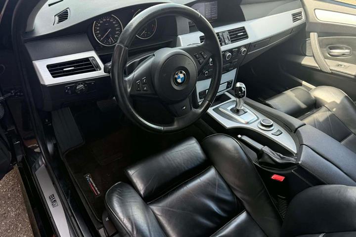 Sort BMW 535d fra 2007