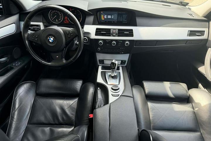 Sort BMW 535d fra 2007