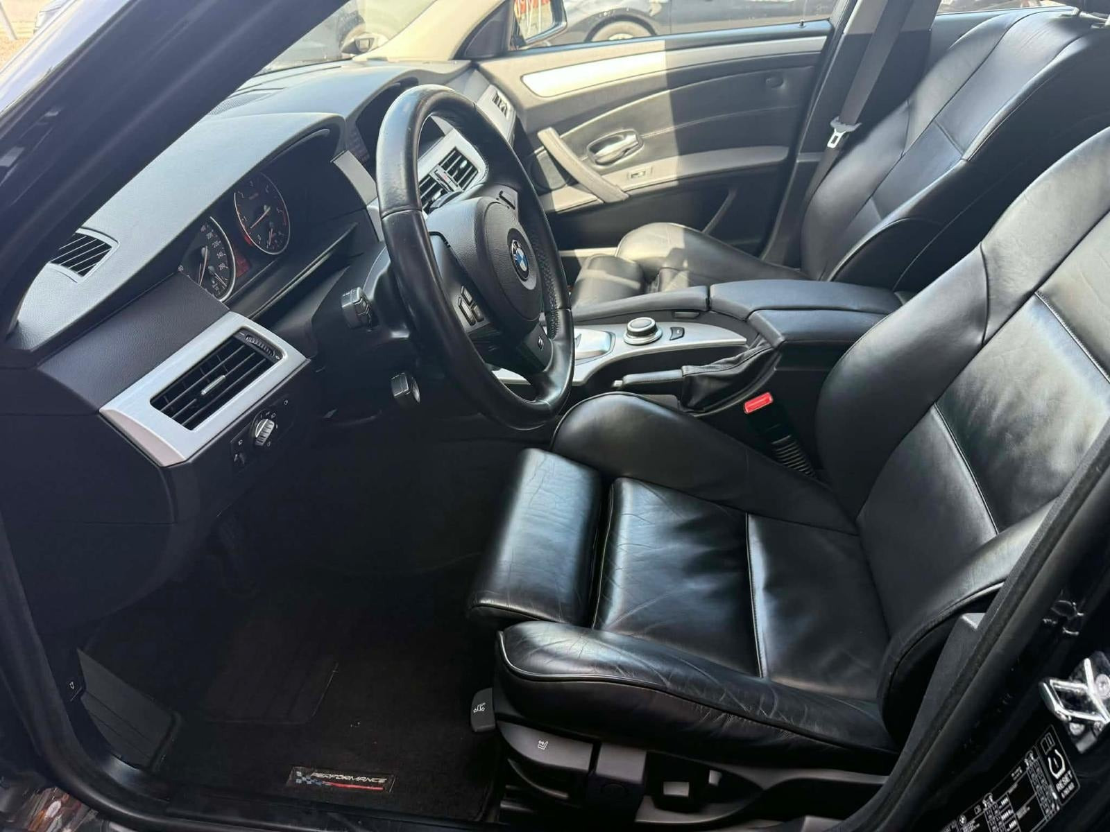 Sort BMW 535d fra 2007
