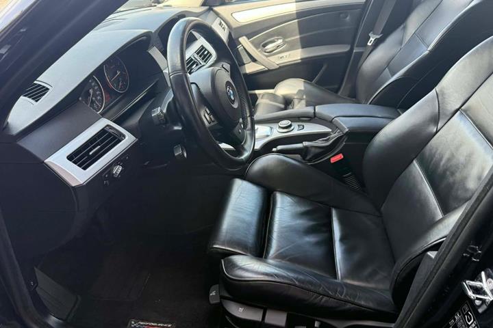 Sort BMW 535d fra 2007