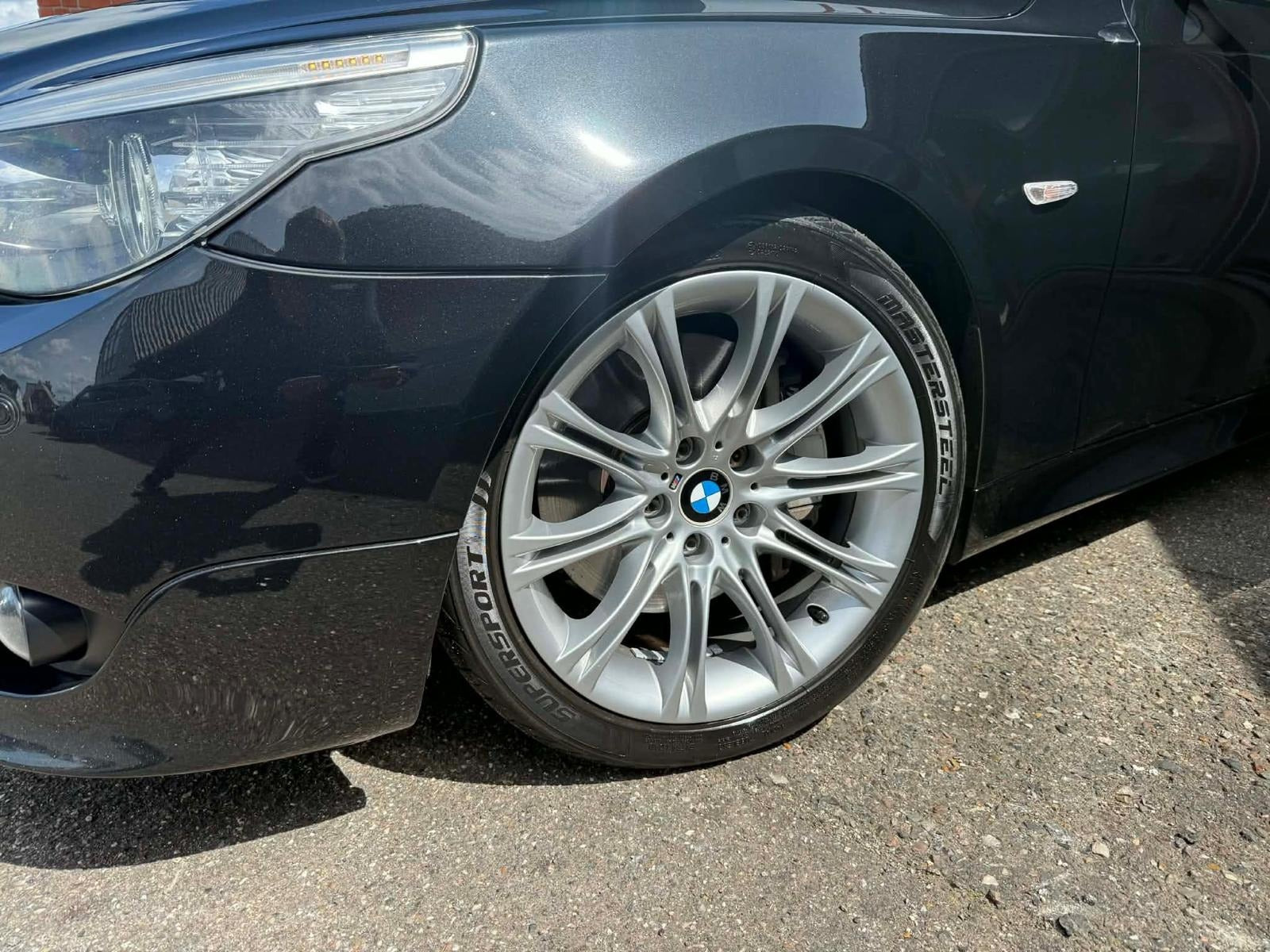 Sort BMW 535d fra 2007