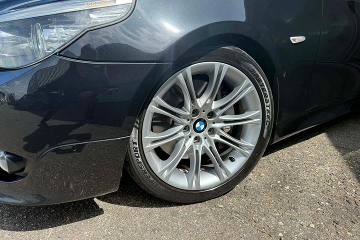Sort BMW 535d fra 2007
