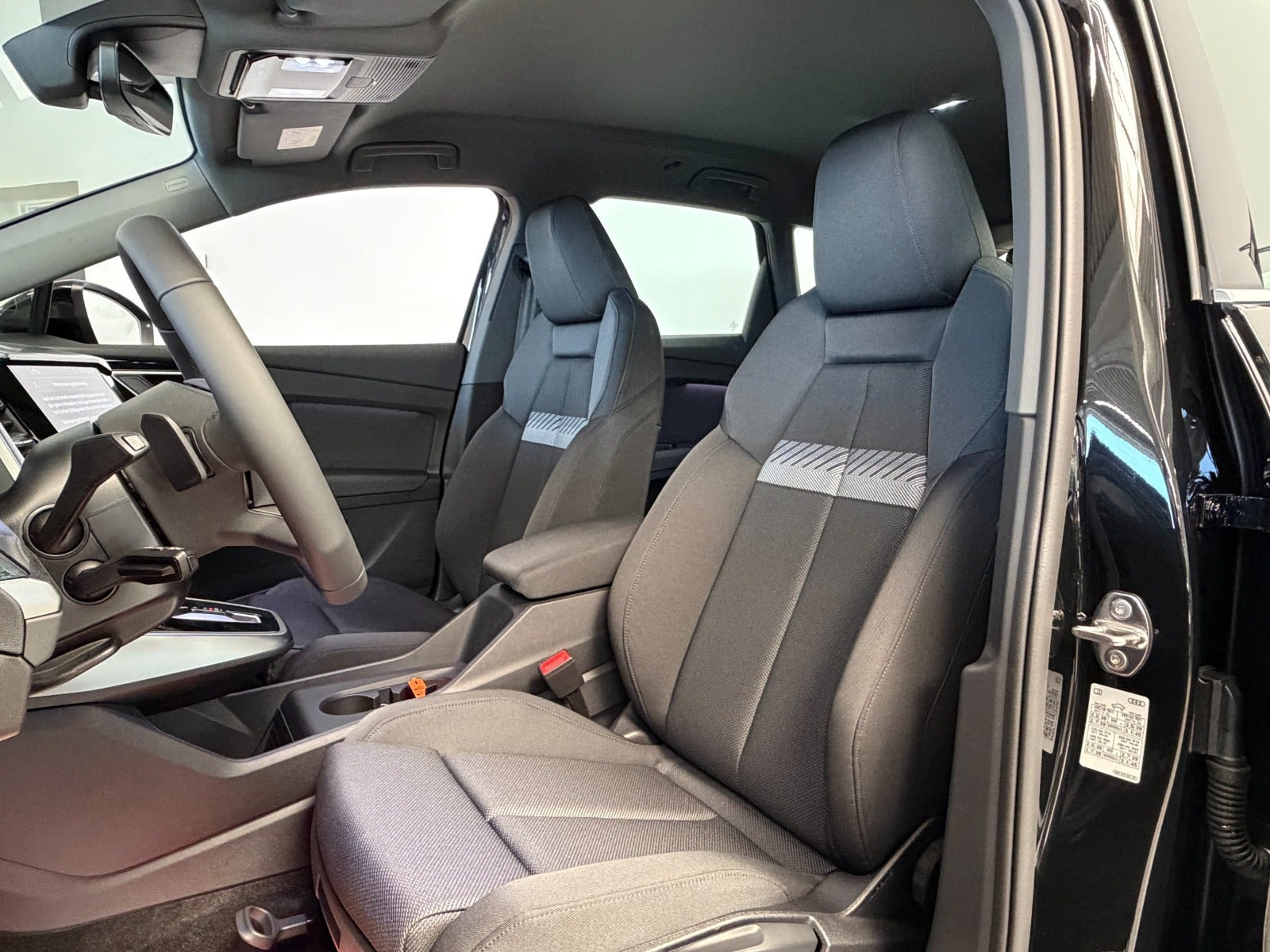 Sort Audi Q4 e-tron fra 2026
