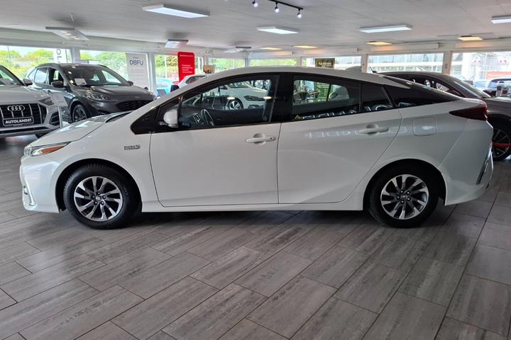 Hvid Toyota Prius fra 2019