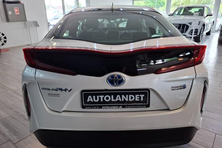 Hvid Toyota Prius fra 2019