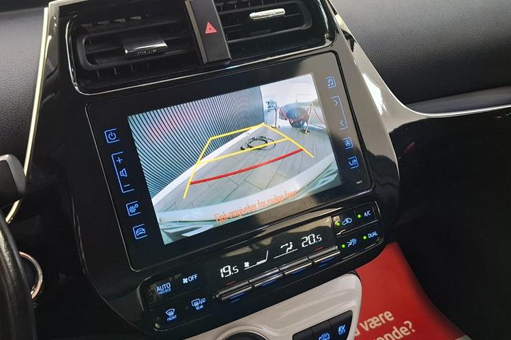 Hvid Toyota Prius fra 2019