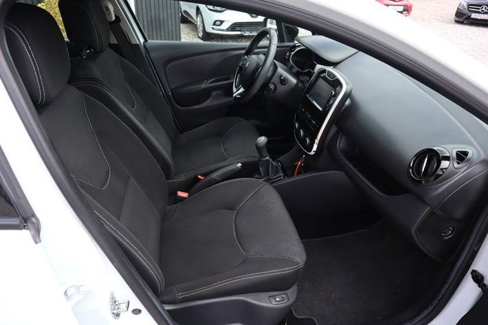 Hvid Renault Clio IV fra 2016