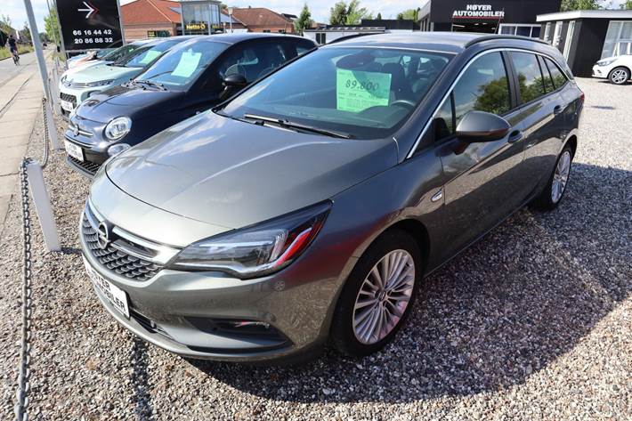 Grå Opel Astra fra 2019