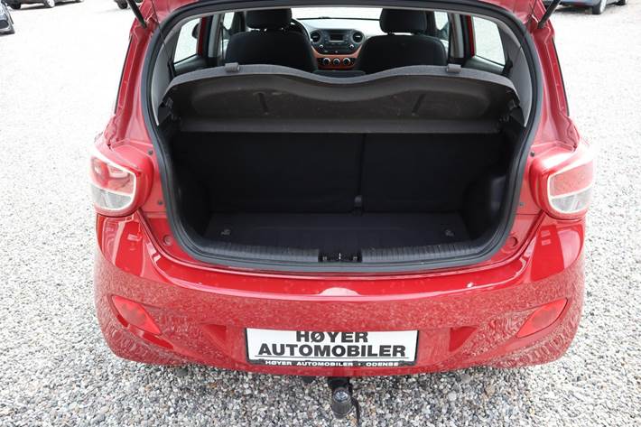 Rød Hyundai i10 fra 2014