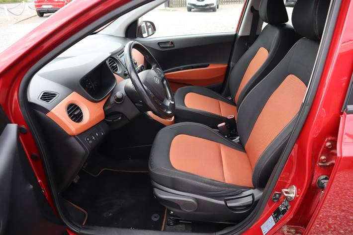 Rød Hyundai i10 fra 2014