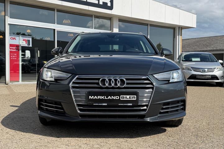 Grå Audi A4 fra 2017