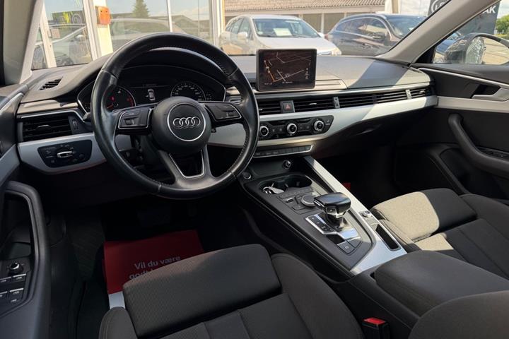 Grå Audi A4 fra 2017