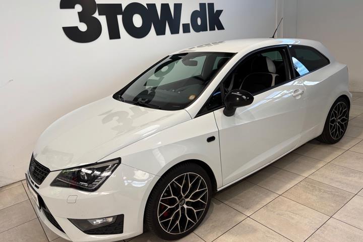 Hvid Seat Ibiza fra 2016 set udefra