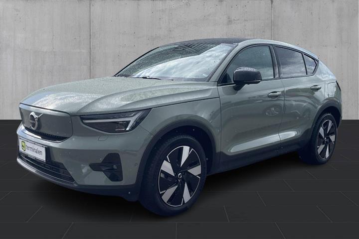 Grøn Volvo C40 fra 2024 set udefra