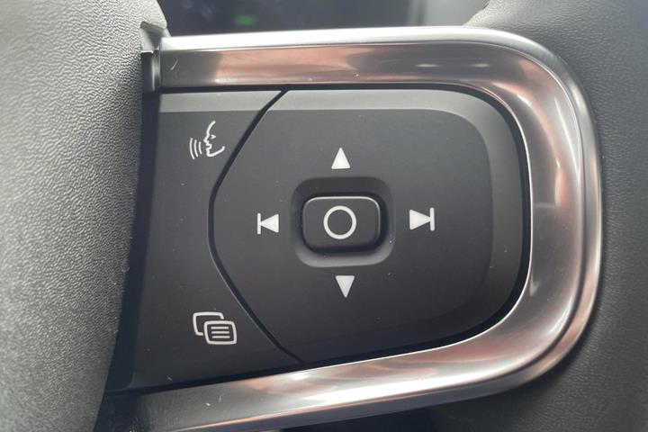 Grøn Volvo C40 fra 2024