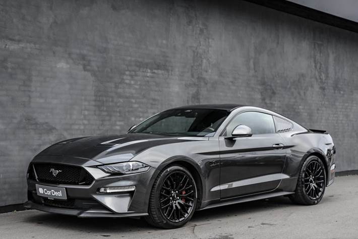 Grå Ford Mustang fra 2018